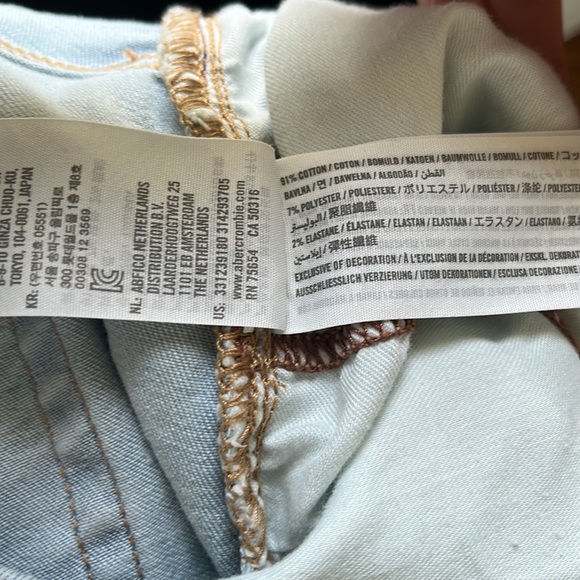 Hollister Jeans - Picture 7 of 7